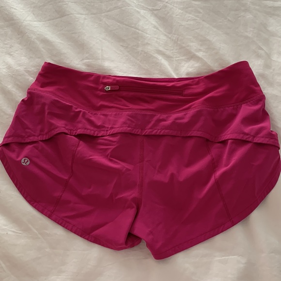 LULULEMON RARE PINK COLORED SPEED UP SHORTS. SZ 6 and 2.5in - Picture 2 of 4
